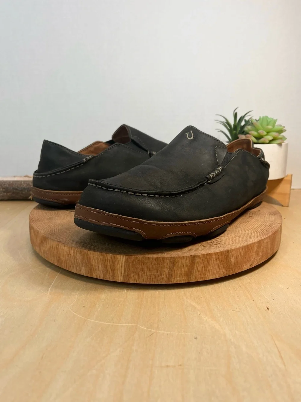 OluKai Moloa Men's Black Leather Slip-On Loafers Drop-In Heel Size 10.5
